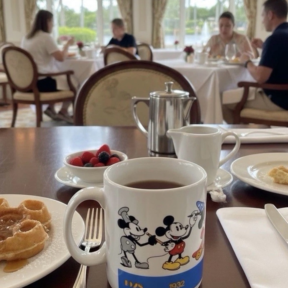 Vintage Disney Mickey Draws Mickey Applause Mug Timeline 1928–1990 Korea